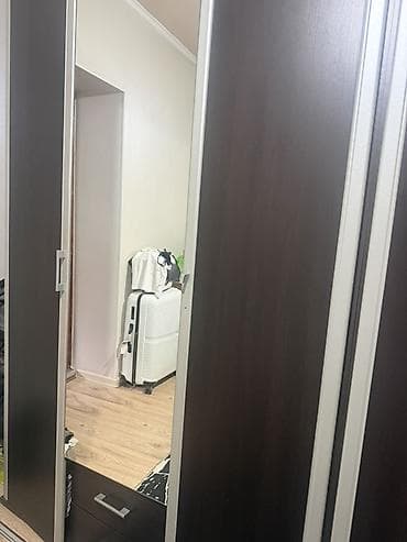Эмерек: Продаю 2 шкафа по 10000 сом каждая состояние 7 из10 Шкаф-купе с — 3