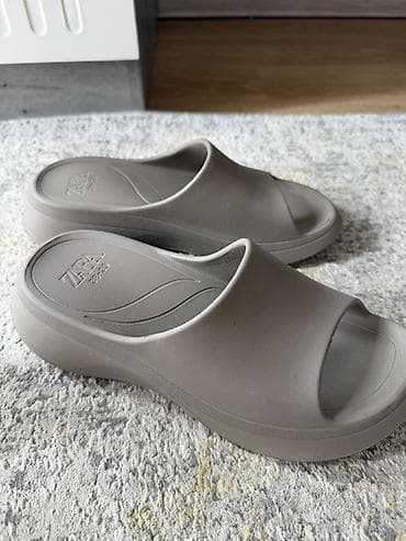 тапочки zara: Пляжные/домашние шлёпанцы ZARA - Размер: 38 маломерят - Цвет: тёплый — 2