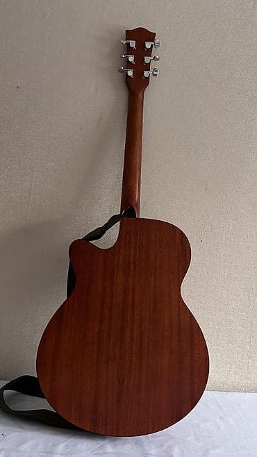 Гитаралар: Срочно продается в идеальном состоянии. Чехол в подарок — 4