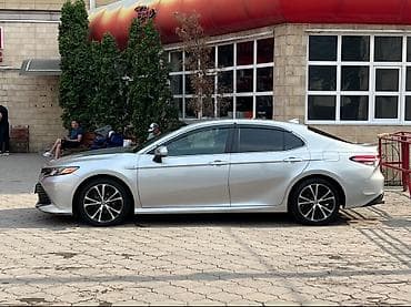 портэр 2: Toyota Camry: 2020 г., 2.5 л, Гибрид, Седан — 2