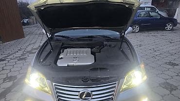 предлогайте варианты: Lexus ES: 2010 г., 3.5 л, Автомат, Бензин, Седан — 7