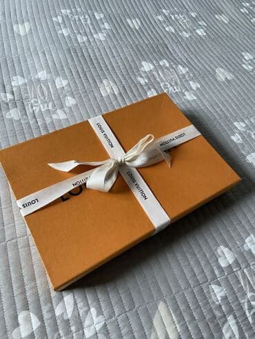 шарфы louis vuitton: Оригинальный платок Louis Vuitton из шёлка - Материал: 100% шёлк — 5