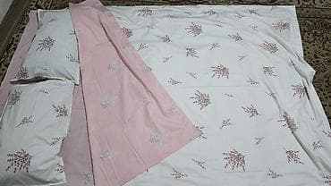 Комплект постельного белья, двухсторонний, с нежным флористическим