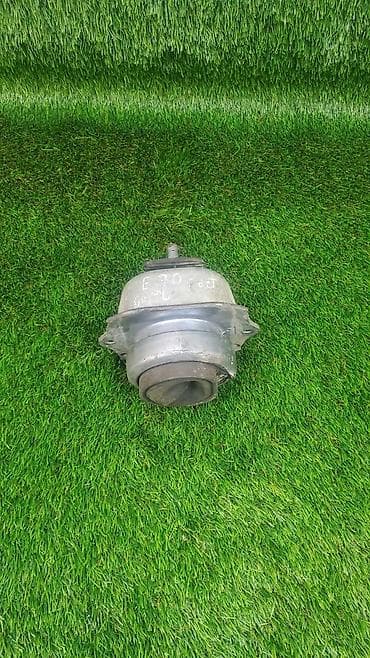 bmw e20: Подушка крепления двигателя BMW X5 E70 2007год 3.0 i Артикул: OEM — 1