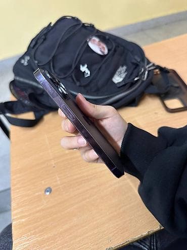 Tecno: IPhone 14 Pro, Deep Purple, 76 % — 6