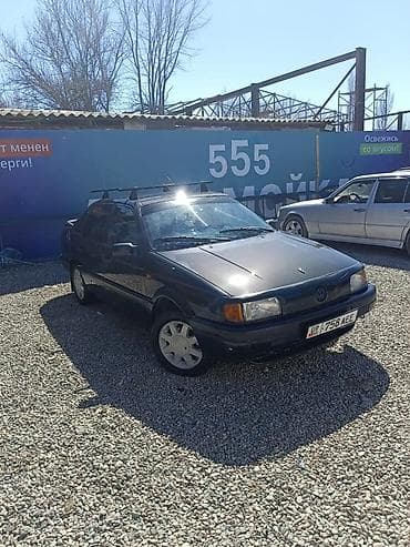 Транспорт: Volkswagen Passat: 1990 г., 1.8 л, Кол менен иштөөчү, Бензин, Седан — 4