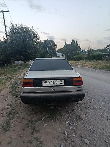 Volkswagen Jetta: 1987 г., 1.3 л, Механика, Бензин, Седан