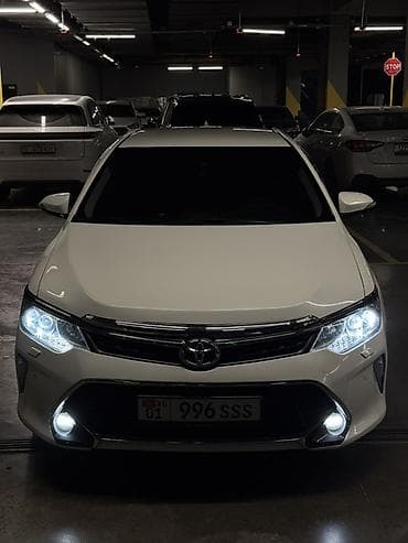 Toyota Camry: 2018 г., 2.5 л, Автомат, Бензин, Седан