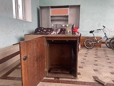 стиральная машина б: Швейная машина в шкафу-тумбе - Электромеханическая швейная машина — 6