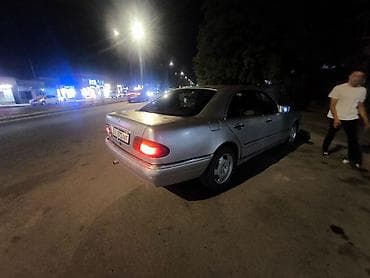 степ эреф 1: Mercedes-Benz E-Class: 1995 г., 2 л, Кол менен иштөөчү, Бензин, Седан — 2