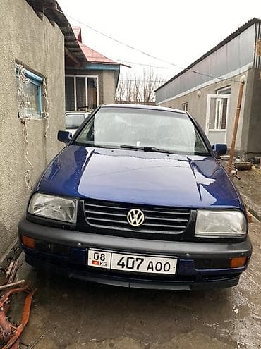 Срочно продаю, Volkswagen Vento (седан), темно-синий цвет кузова