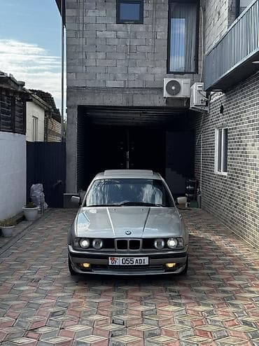 света музука: BMW 5 series: 1989 г., 2.8 л, Механика, Бензин, Седан — 2