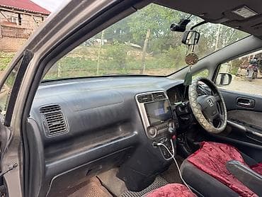 дайхатсу сирион 2008: Honda Stream: 2004 г., Автомат, Бензин, Минивэн — 4