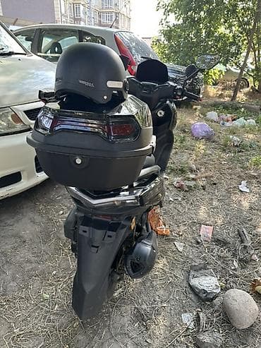 gilera runner: Скутер/максискутер черного цвета Особенности и комплектация: - — 3