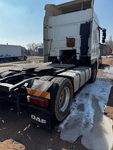 свето диоды: Тягач, DAF, 2005 г., Тентованный — 7