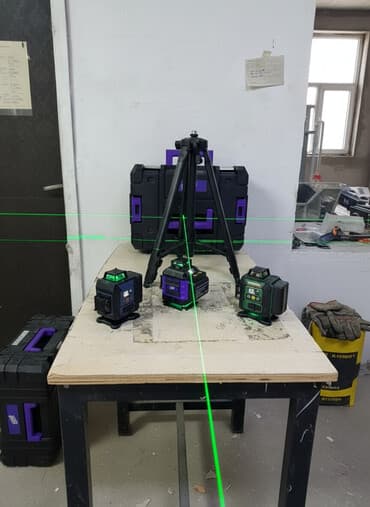 оптический нивелир: Набор включает лазерных нивелира, каждый из которых предназначен для — 1