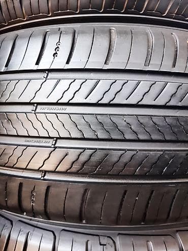 резина michelin: Шины, 225/55/17 2шт. Европа, лето, резина привозная, состояние — 3