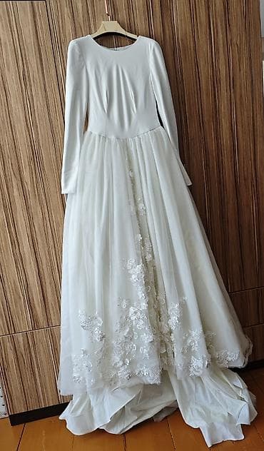 классика шым: Үлпөт көйнөгү, M, Шлейфи менен, Фатин, А-силуэт, Гүлдүү элементтер, Колдонулган — 1