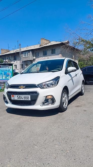 Chevrolet Spark: 2016 г., 1 л, Автомат, Бензин, Хэтчбэк