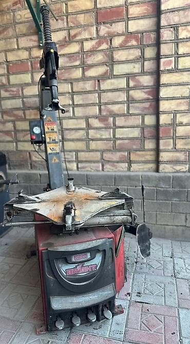 Авто тейлөө жабдуулары: Комплект оборудования для шиномонтажа Состав: - Шиномонтажный станок — 4