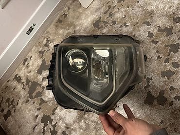 Автокосметика: Передняя левая фара Hyundai 2019 г., Б/у — 1