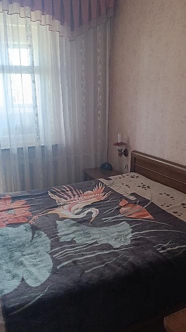 продаю квартиру 12 мкр: 2 комнаты, 53 м², 106 серия, 6 этаж, Старый ремонт — 4
