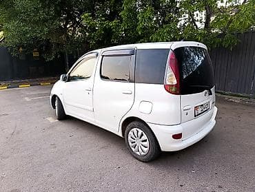 dodge caravan: Toyota Funcargo: 2003 г., 1.3 л, Автомат, Бензин, Минивэн — 4