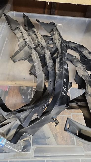 е90: Крепление фар е90 бмв В отличном состоянии, очень большой ассортимент — 1