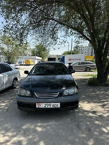 Toyota Avensis: 2000 г., Бензин