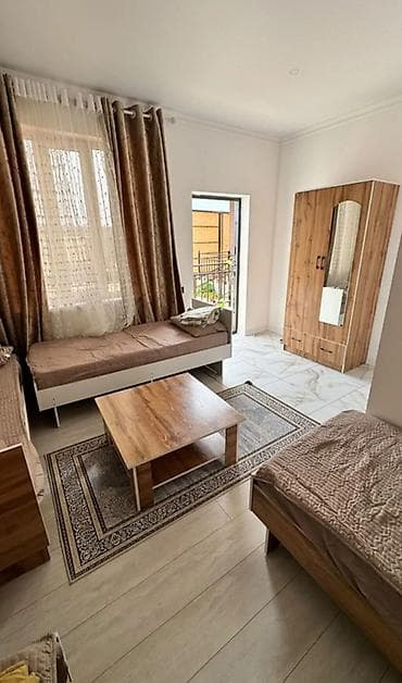 single room flat: Сдается коттедж в Чолпон Ата. Есть все условия, 4 комнаты в каждой — 3