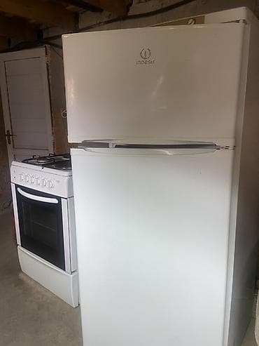 Холодильник Indesit, Б/у, Двухкамерный, 160 *