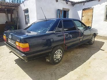 боз белер: Audi 100: 1989 г., 2 л, Кол менен иштөөчү, Бензин, Седан — 2