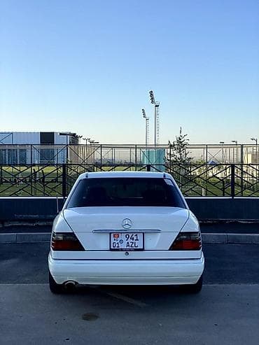 bmw 1994: Mercedes-Benz W124: 1994 г., 2.2 л, Механика, Бензин, Седан — 10