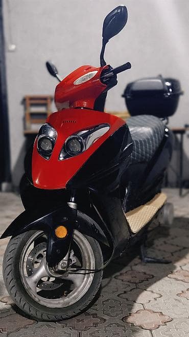 мото сатылат: Скутер 150 см³ ( класс «китайский городской»), красно‑чёрный — 1