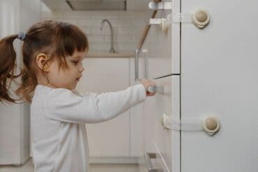 кроха: Гибкий универсальный блокиратор! ⠀ Самое интересное для малышей — 2