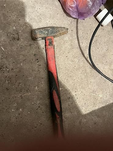 Кол араалар: Набор молотков и насадок Состав: - Классический гвоздодёр-молоток с lalafo.kg да — 2 Кол араалар: Набор молотков и насадок Состав: - Классический гвоздодёр-молоток с — 2