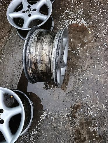 bwm e39: Литые Диски R 15 Volkswagen, Комплект, отверстий - 5, Б/у — 2