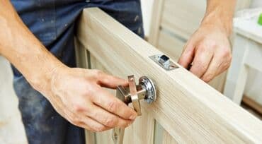 ремонт деревянных межкомнатных дверей: Замок, Дверь, Фурнитура: Ремонт, Бесплатный выезд — 9