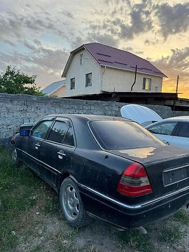 дтп мерс: Mercedes-Benz C-Class: 1995 г., 2 л, Автомат, Бензин, Седан — 1