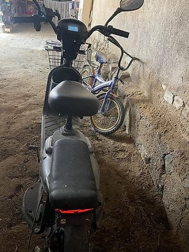 sprinter 4wd: Электроскутер с передней корзиной - Компактный городской — 6