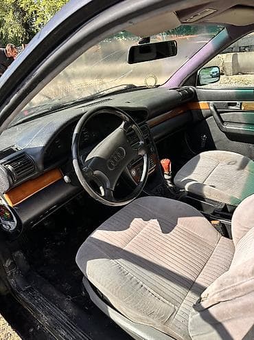 Audi: Audi A4: 1992 г., 2.3 л, Механика, Газ — 4