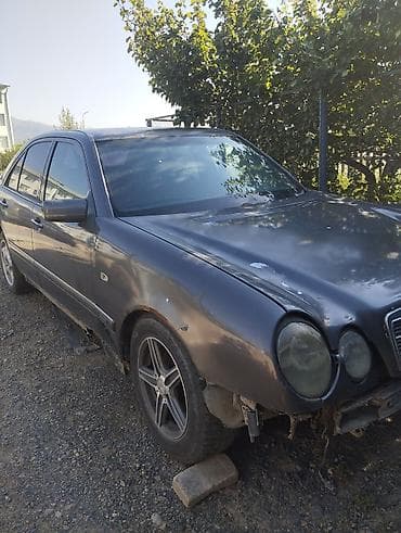 Mercedes-Benz E-Class: 1996 г., 2.4 л, Автомат, Бензин, Седан
