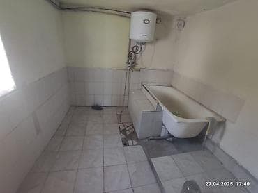 дом двух этажный: Сдается квартира По улице: 50 лет Киргизии дом 50 Ориентир — 3