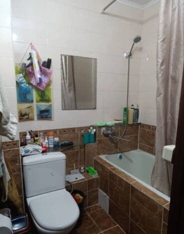 продаю квартиру по улице советская донецкая: 2 бөлмө, 43 кв. м, 104-серия, 1 кабат, Эски ремонт — 3