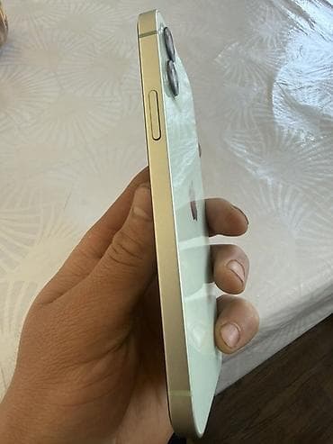 Мобильные телефоны: IPhone 12, Зеленый — 2