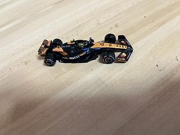 Искусство и коллекционирование: Коллекционная модель болида Формулы‑1 McLaren на подставке. - — 3