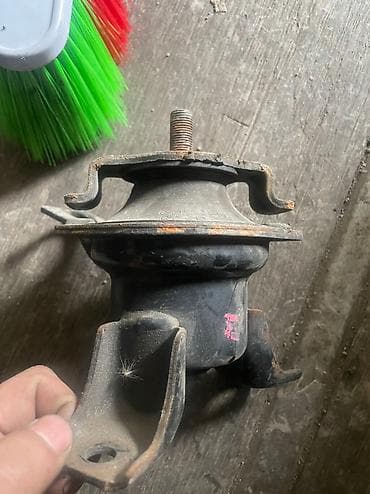 Подушка мотора Mitsubishi Б/у, Оригинал, Япония