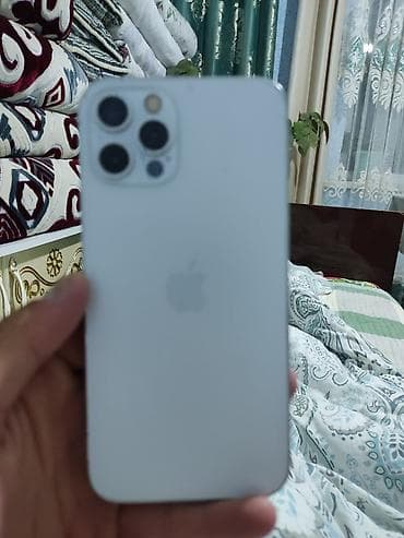 IPhone 12 Pro, 128 ГБ, цвет серебристый - Корпус с матовым стеклом и — 1