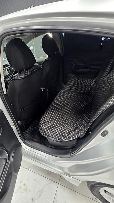 tayota probox: Toyota Prius C: 2017 г., 1.6 л, Автомат, Гибрид, Хетчбек — 8