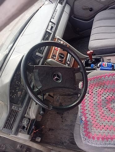авто порше: Mercedes-Benz W124: 1989 г., Механика, Седан — 3